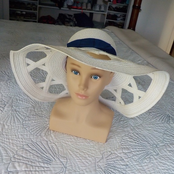 Cream Floppy Sun Hat - Picture 1 of 9